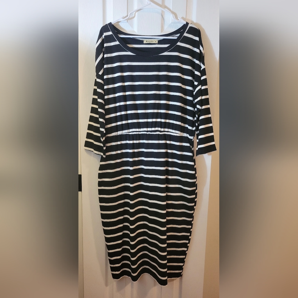 Pocketed Black and White Striped Dress